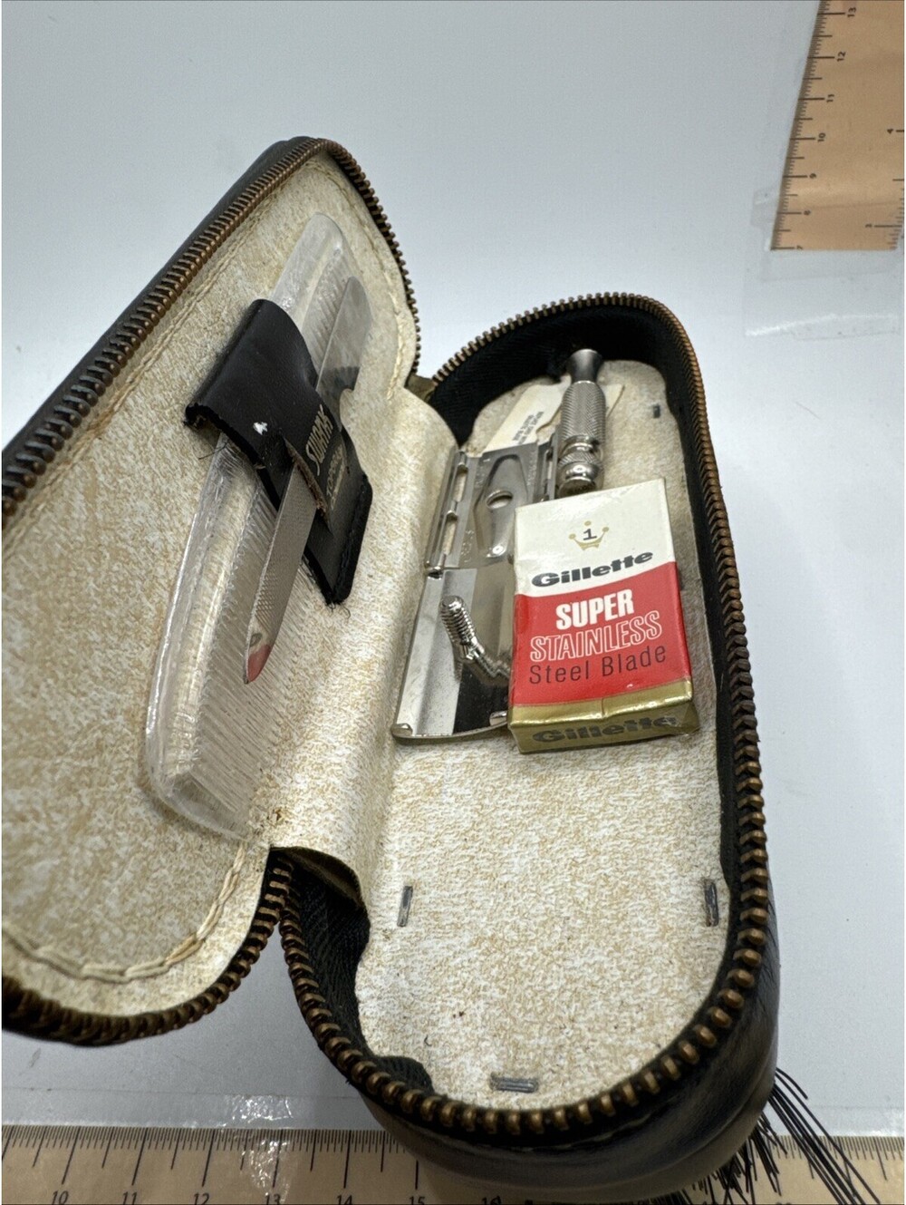 Vintage Swank Clothes Brush Travel Grooming Case Cowhide Leather With Razor
